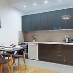 Cozy Downtown Obozna * ורשה