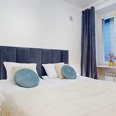 Cozy Downtown Obozna Apartament