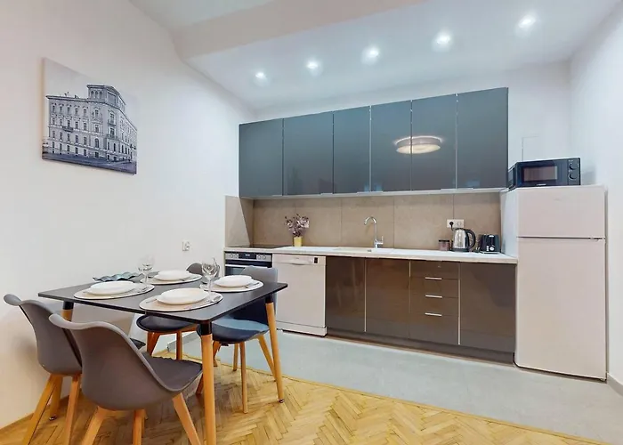 Cozy Downtown Obozna Apartment Warsaw