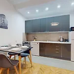 Cozy Downtown Obozna Apartment Warsaw