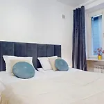 Cozy Downtown Obozna Apartment