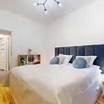 Cozy Downtown Obozna Apartment Warsaw